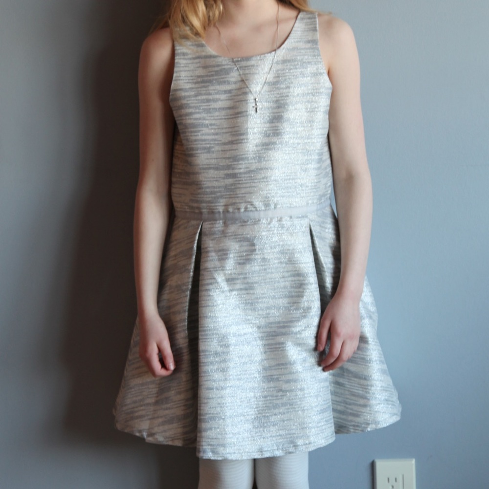 Elisa B ~ Silver Girls Dress ~ Size 14 🌟 HOST PICK 🌟